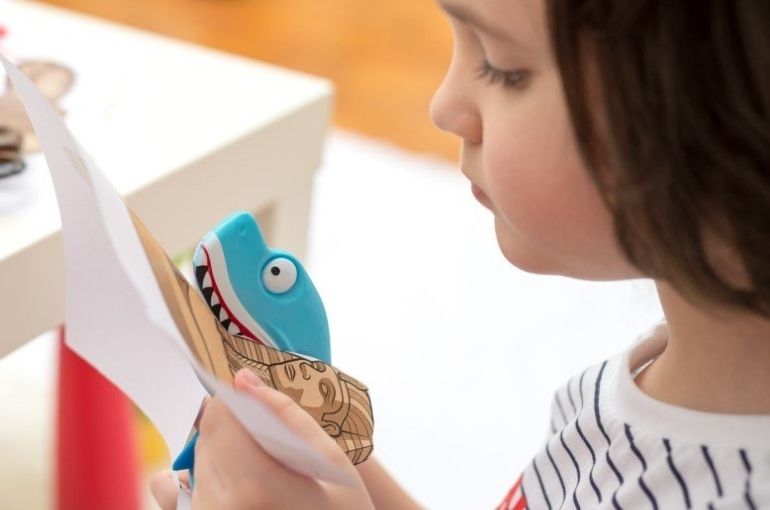 Improves hand-eye coordination